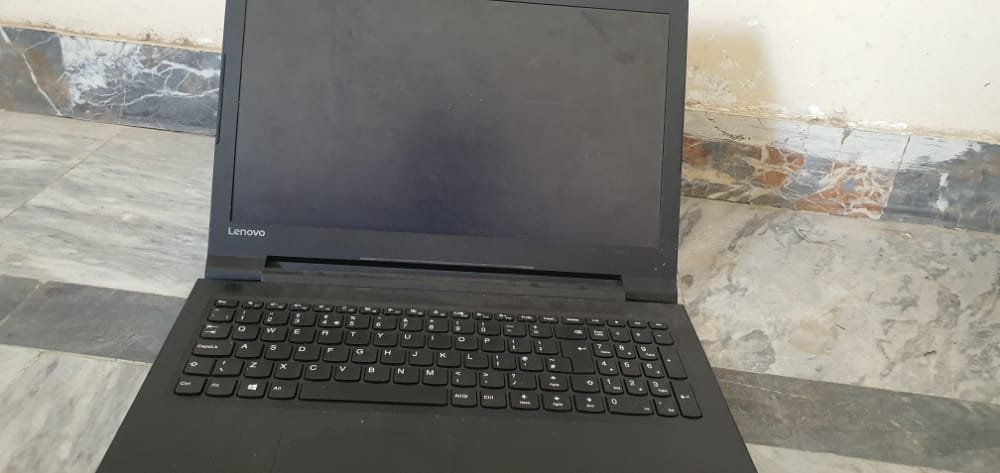 Laptop model Lenovo V11015IAP