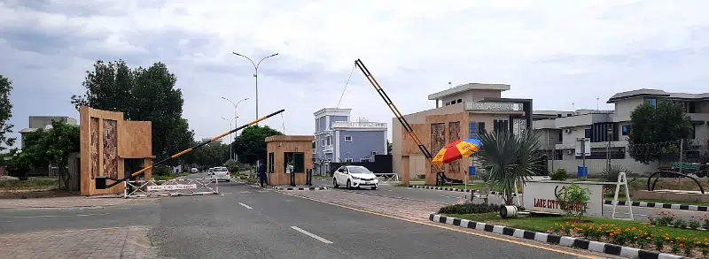 1 KANAL PLOT ON PRIME LOCATION OF LAKE CITY SECTOR M-3 AVAILABLE FOR SALE