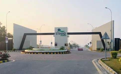 4 Marla Commercial Plot Located At 80ft Etihad Town Commercial Avenue