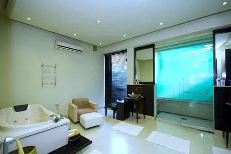 2 Kanal owner build well maintained modern bungalow for sale