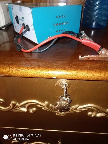 Universal battery charger 12 Volt 10 ampere