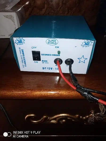 Universal battery charger 12 Volt 10 ampere