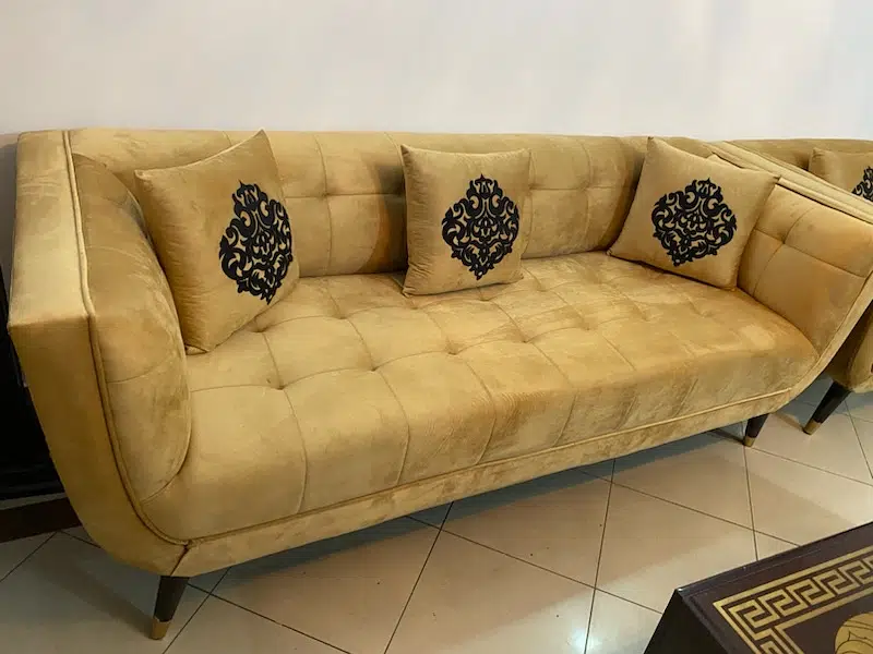 Stylish 6 seater sofa set few months used