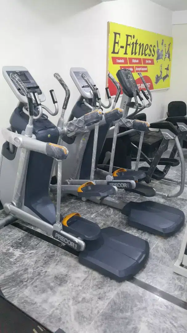 (F11) Life fitness Treadmill Elliptical