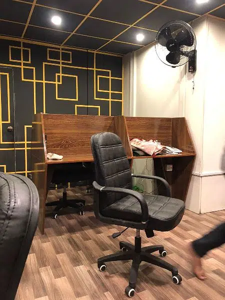 Computer table | work stations | clusters | cubical