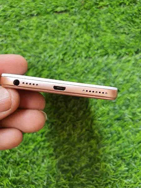 Oppo A57 4gb 64Gb ( Dual Sim Finger print) Gold 10/10 condition