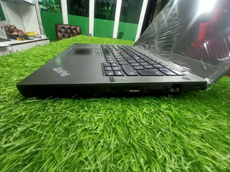 6Th Gen#Core i5#01TB HDD#04GB Ram#Lenovo #5Hour Battery#Like New A+