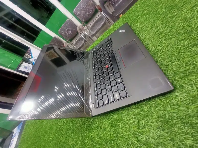 6Th Gen#Core i5#01TB HDD#04GB Ram#Lenovo #5Hour Battery#Like New A+