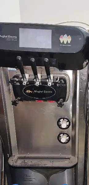 ICE cream machine