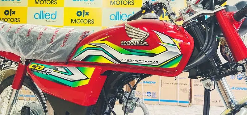 Honda CD70 CG125 2023 Latest Model Red and Black Colour Brand New