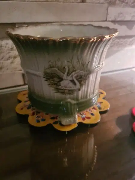 Amazing showpiece and crystals decoration