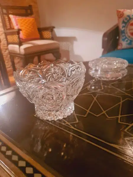 Amazing showpiece and crystals decoration