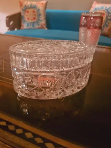 Amazing showpiece and crystals decoration