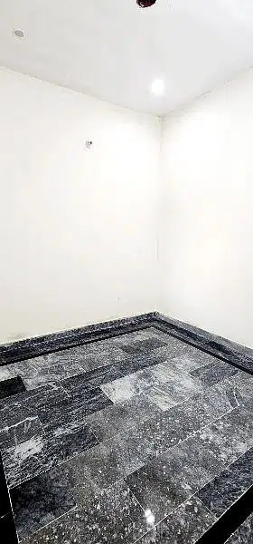 house in colony with final price no bargening please
