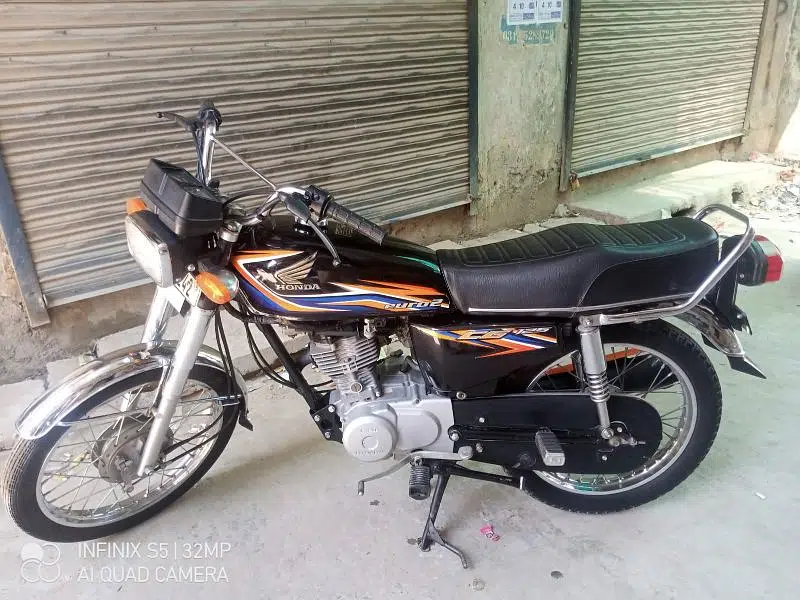 Honda 125 sialkot number 2018 Modal