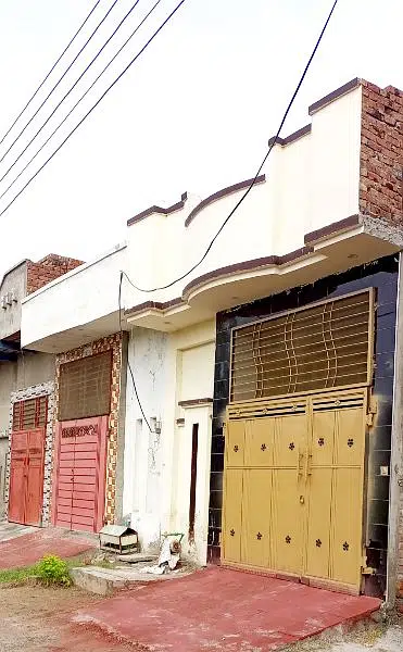house in colony with final price no bargening please