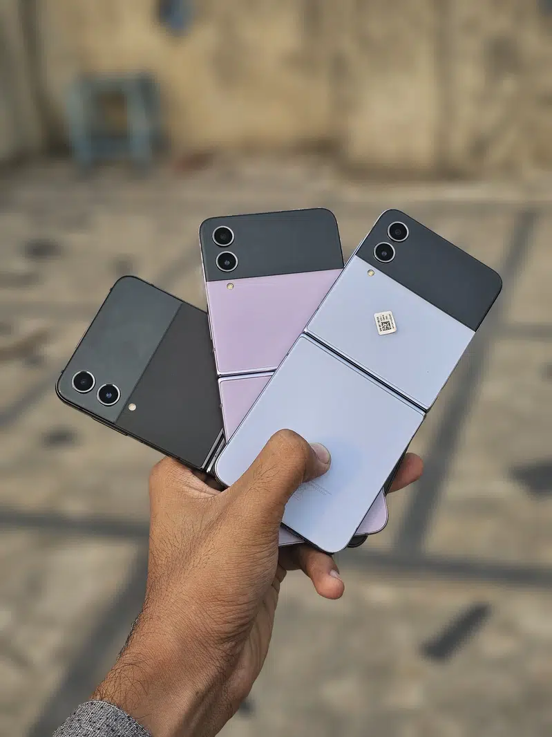 SAMSUNG GALAXY Z Flip 4