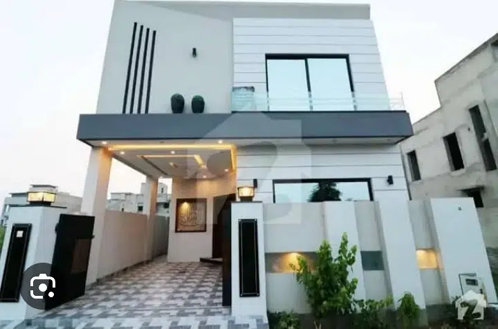 15 MARLA PLOT ON 80 FEET MAIN BOULAWARD ROAD IN JUST 21 LAC PER MARLA IN PHASE 1 IN SITARA GOLD CITY SATOANA ROAD.
